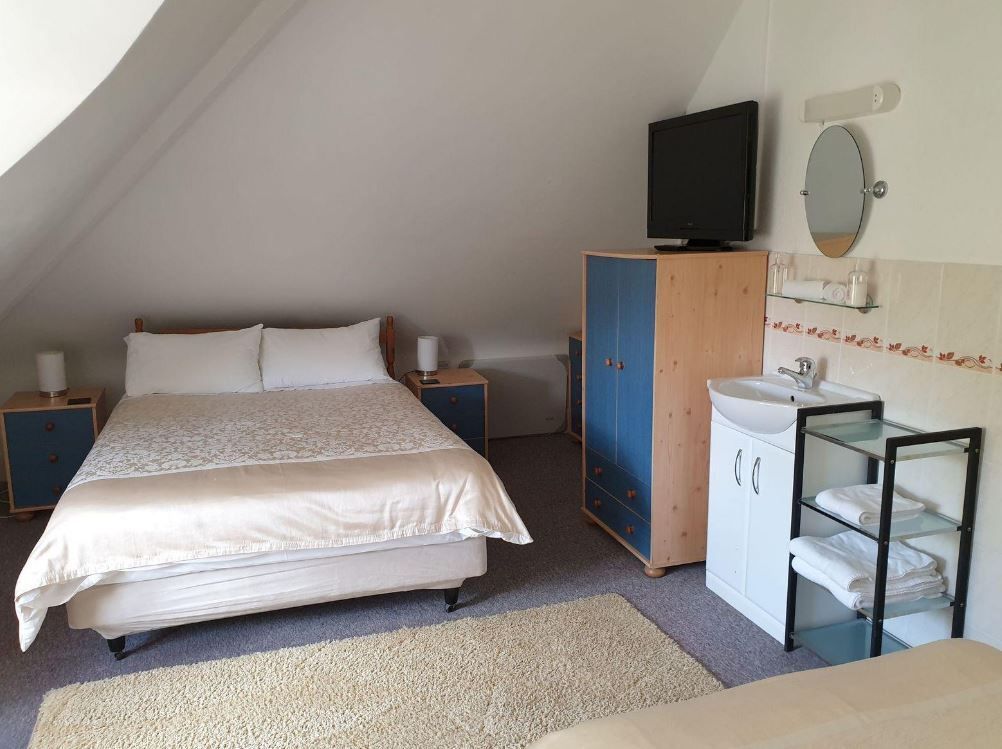 WeAcceptPets's tweet image. 🛏️ The Wycliffe Guest House 🛏️

The rooms at The Wycliffe Guest House are well appointed and provide a comfortable setting for a relaxing break away.

Accepts 🐶 🐈
weacceptpets.co.uk/Kent/7482

#WycliffeGuestHouse #Folkestone #KentStay #VictorianGuestHouse #SeasideEscape @wycliffegh
