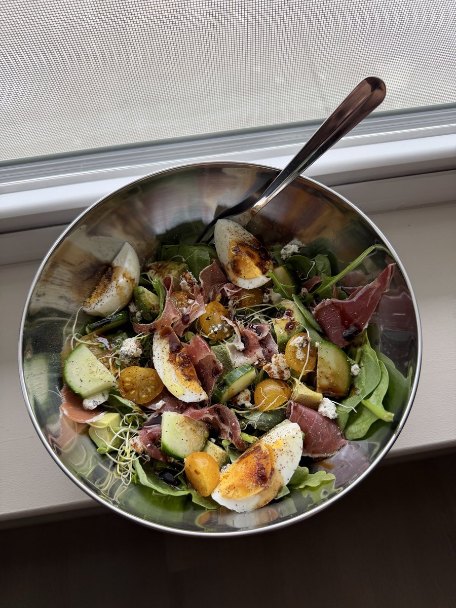 mika ✮･ﾟ tweet media