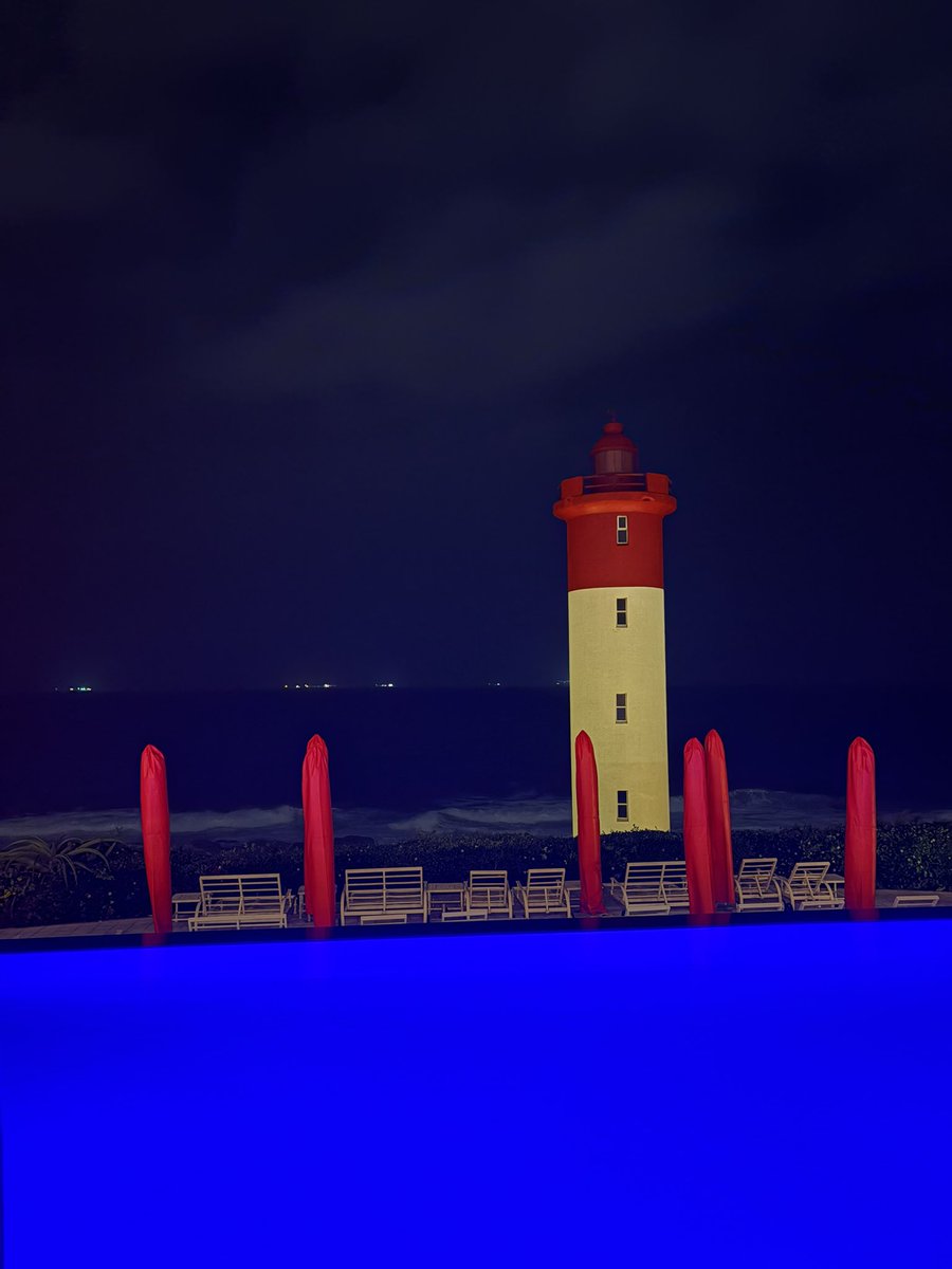 just a girl in a bar. tweet media