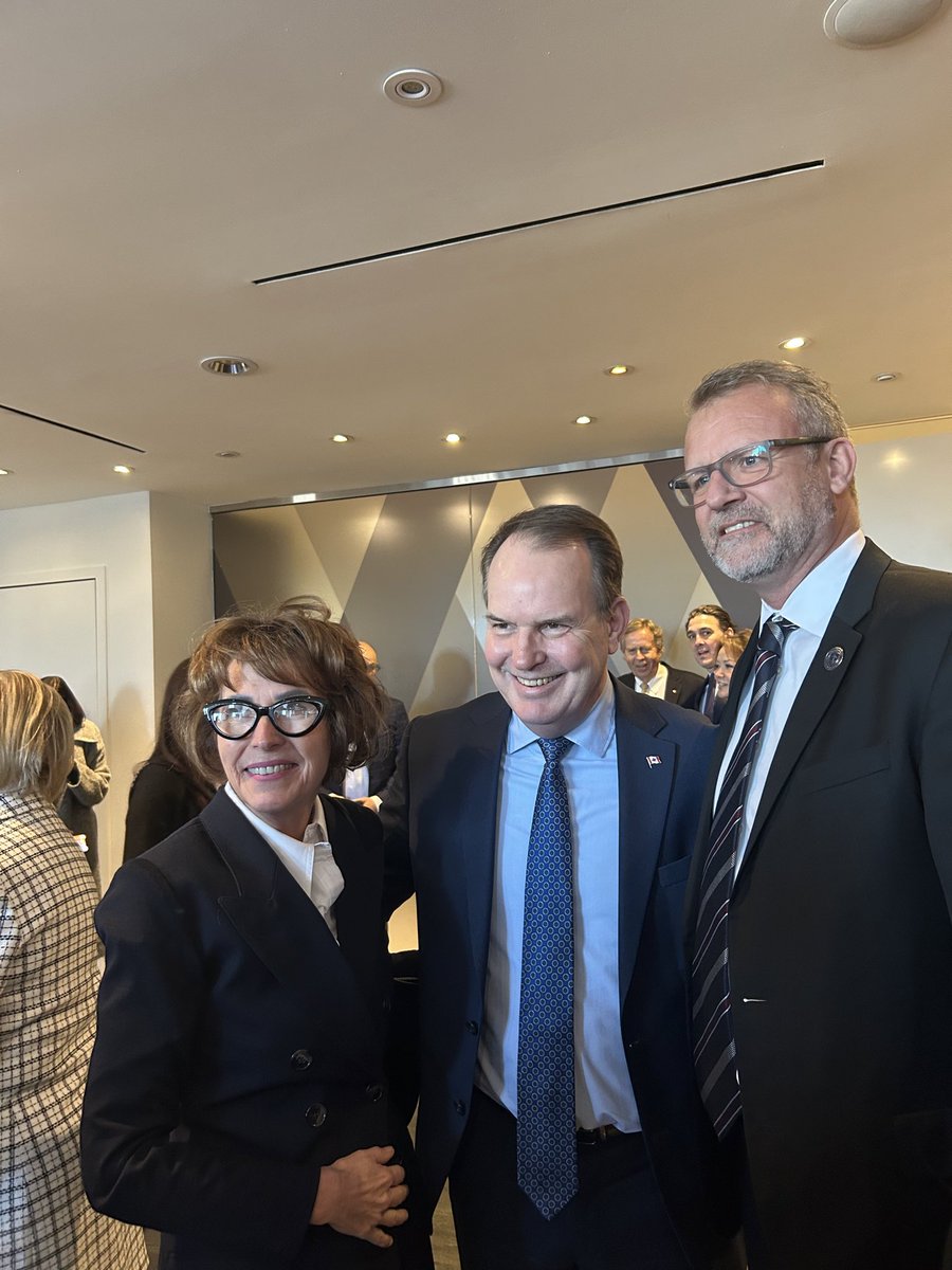 Steven MacKinnon tweet media