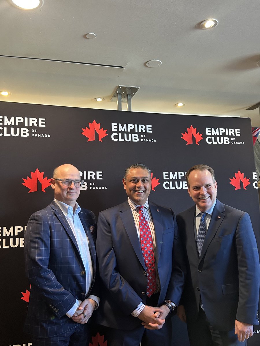 Steven MacKinnon tweet media