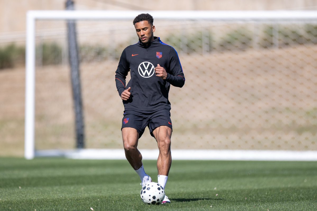 Auston Trusty tweet media