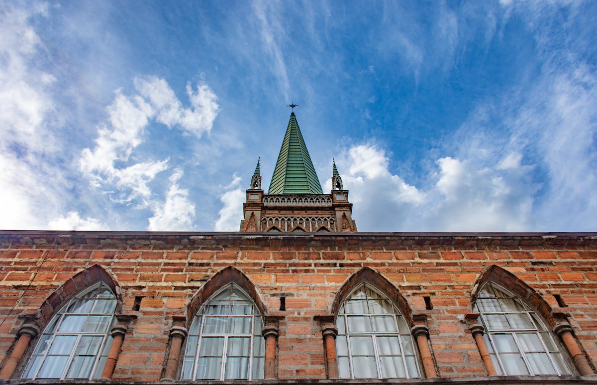 El estilo gótico en Medellín, Colombia