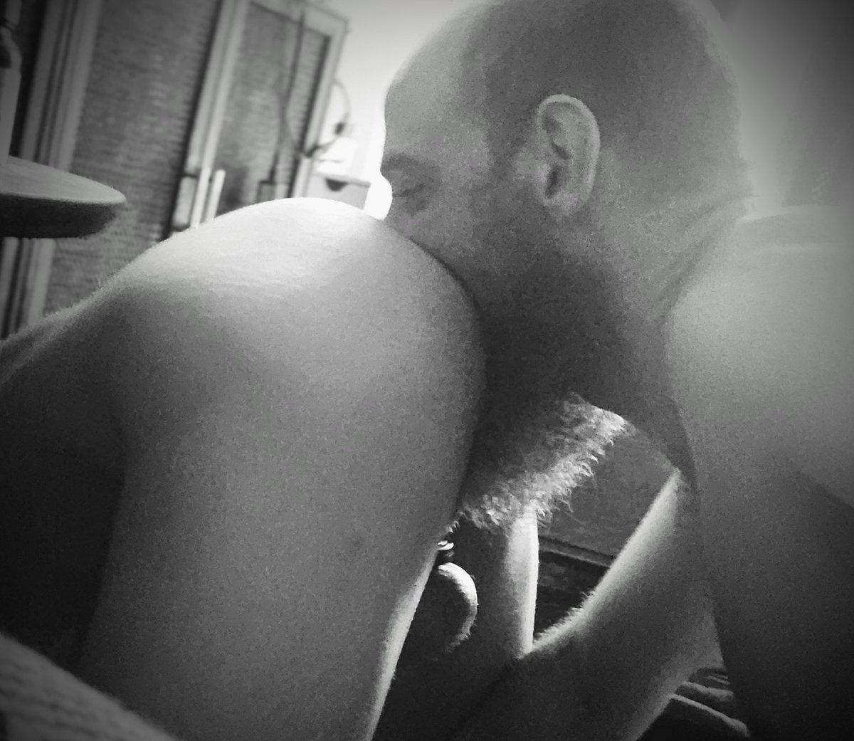 John220231's tweet photo. Black &amp; White...
#rimjob #gay #chudai #kinky #horny #buttplug #HoleStretched https://t.co/UZgyT7wYeh