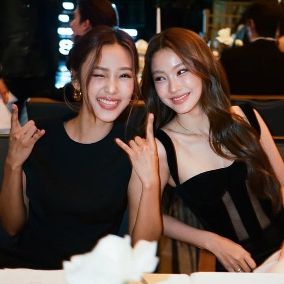 Lessie🪷💫 ~ with my happy cute family tweet media