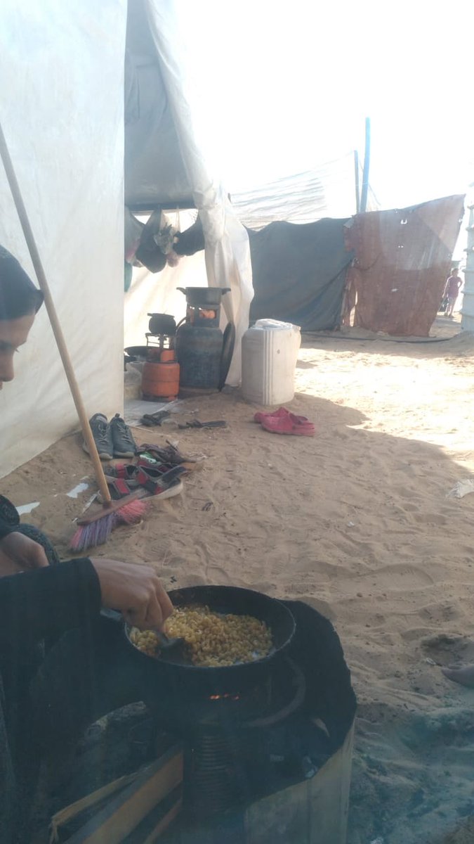 Pxpiofbai849198's tweet image. “Can you sleep while we’re out in the street? 😢
My sister, my elderly parents, and I have no shelter and no food…
We can’t endure this any longer 💔
Your donation today could save our lives tomorrow…
Please don’t leave us to be lost 🙏
#Gaza #SaveUs
chuffed.org/project/131170…