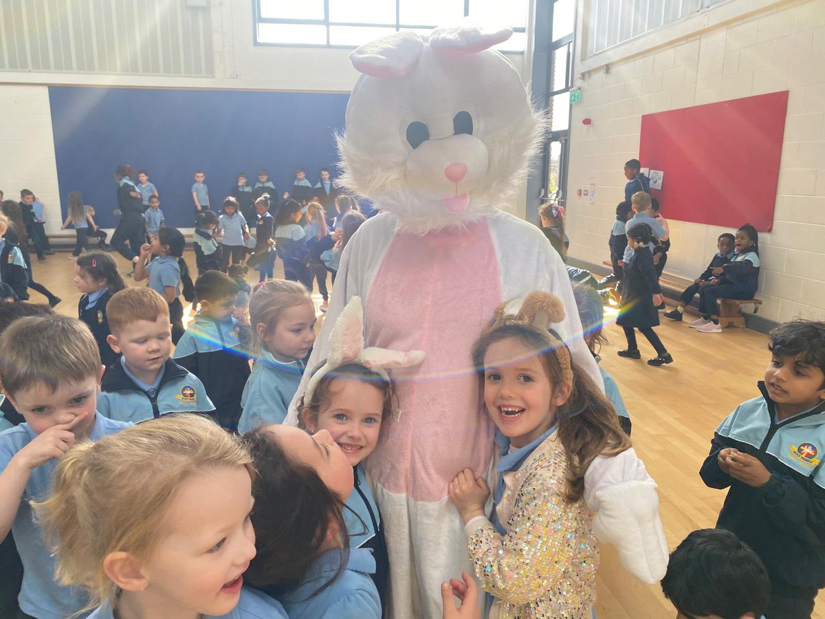 Holy Family Junior School tweet media