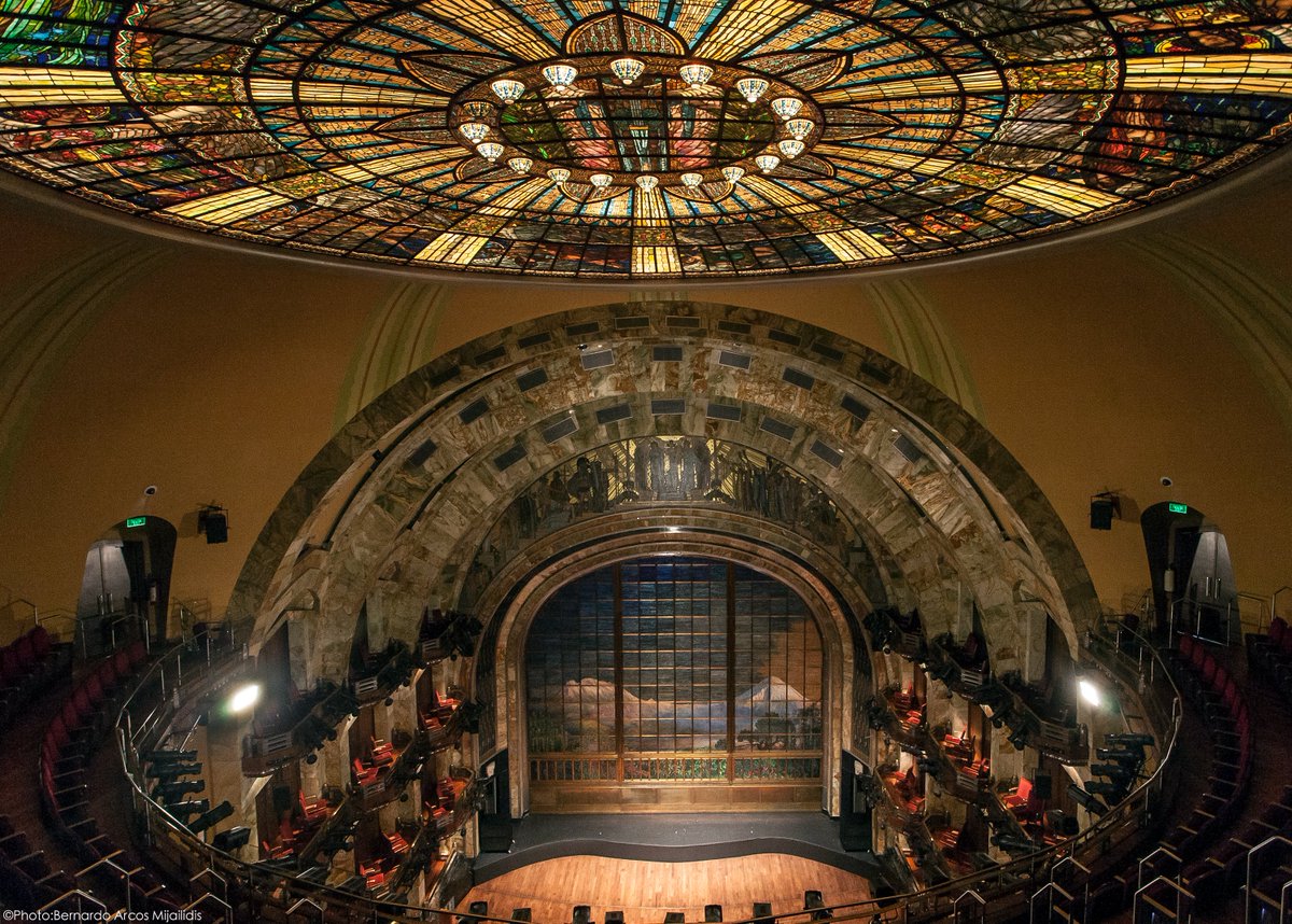 PalacioOficial's tweet image. ¿#SabíasQué hay muchos eventos históricos alrededor de la construcción del Palacio De Bellas Artes?😱
Ven a las #VisitaGuiada y conoce más información sobre este recinto.
🗓️Martes a Jueves: 13:00–13:30 h
🎟#EntradaLibre, recuerda registrarte 15 minutos antes en Módulo de Informes