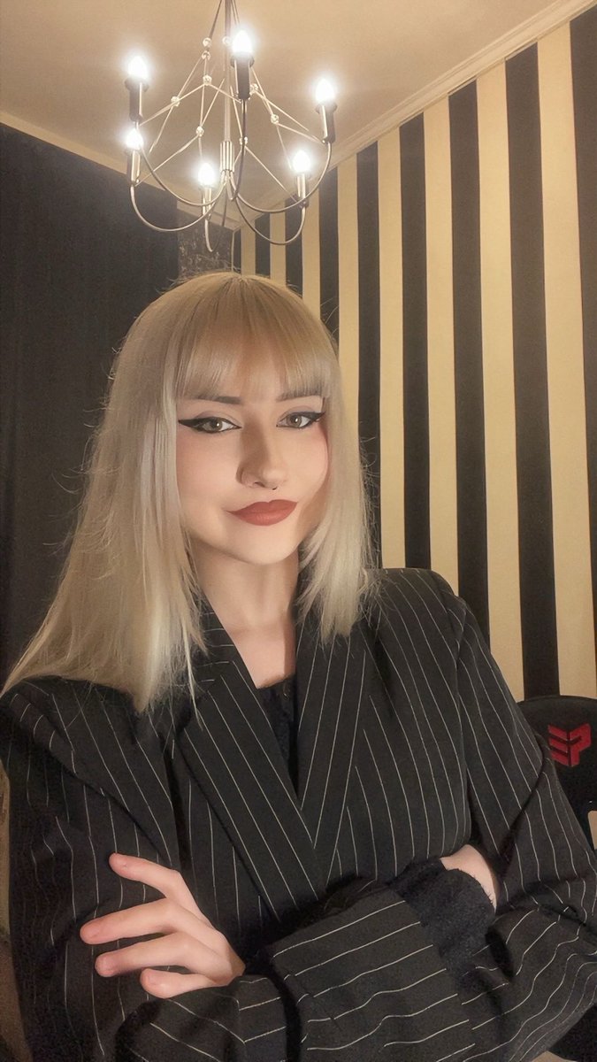 ##vivi !! cw: shippuden, sailor moon tweet media