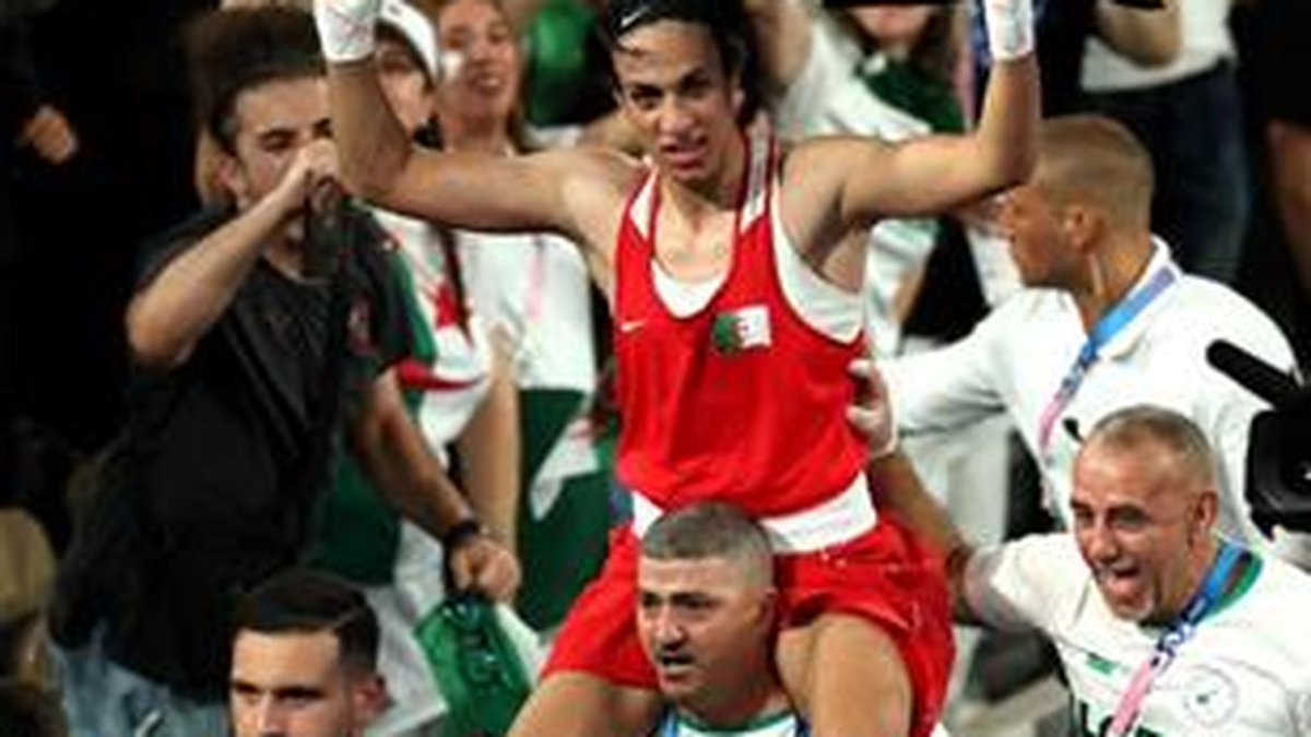 L'uomo sotto sapeva tutto senza bisogno di test del DNA 🤭🤣🤣