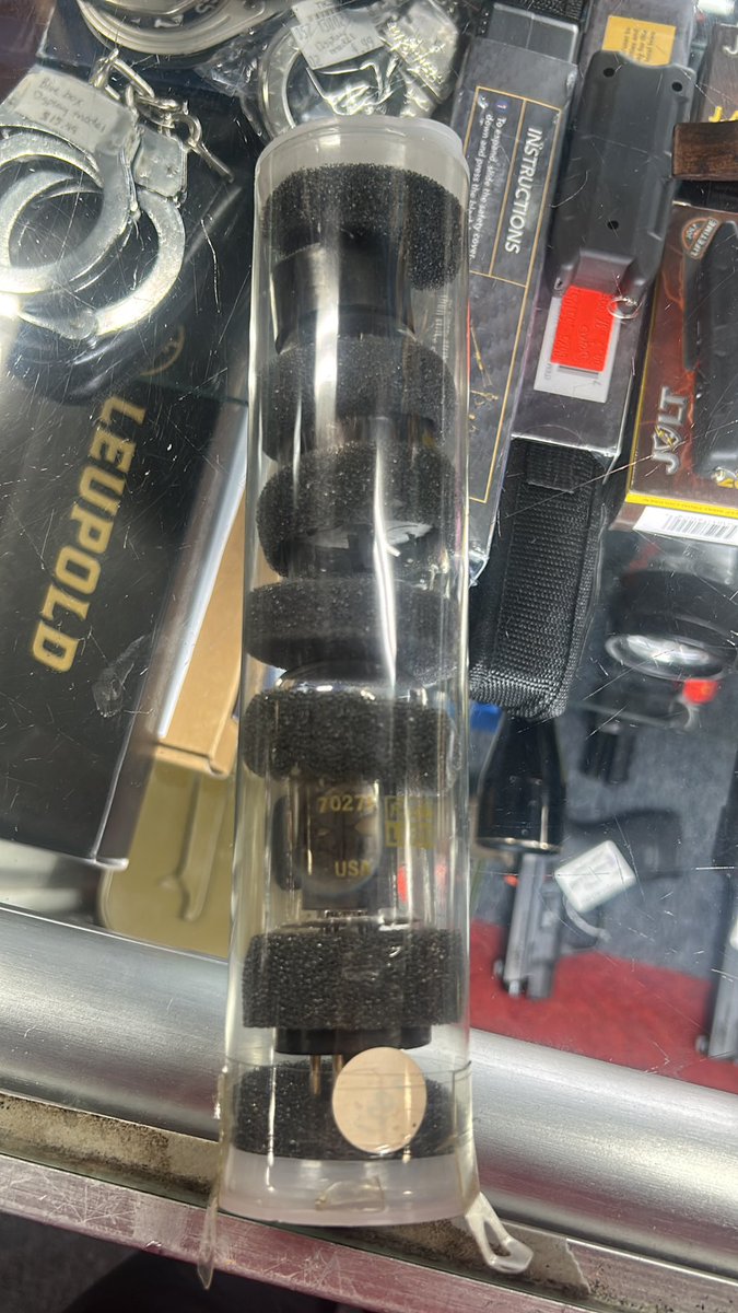 PawnShopGuitars tweet media