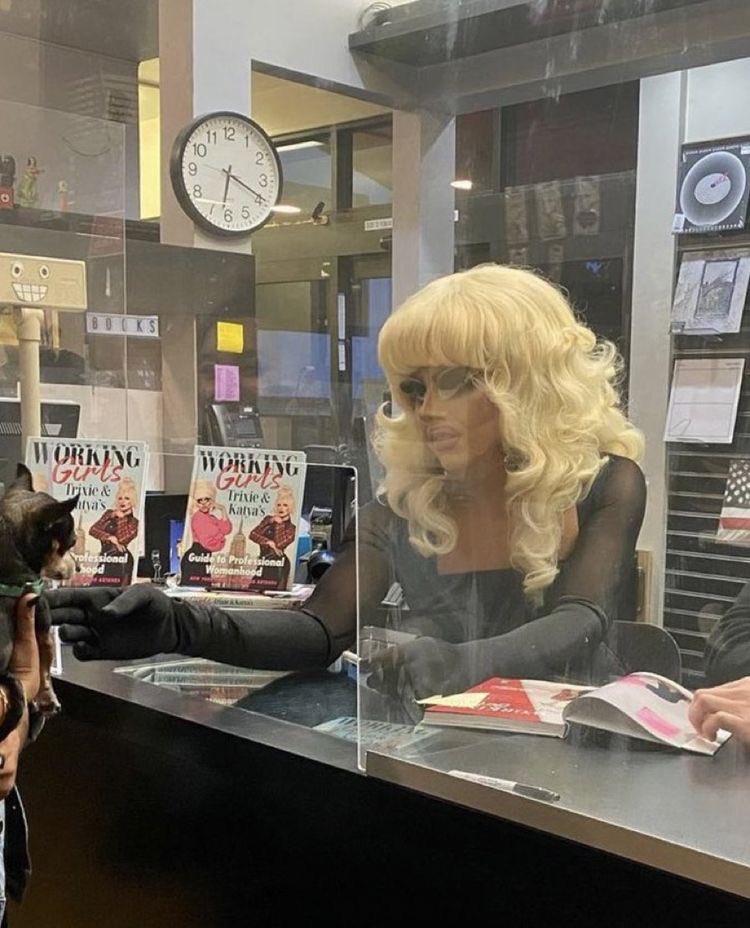 Ina Saboteur tweet media