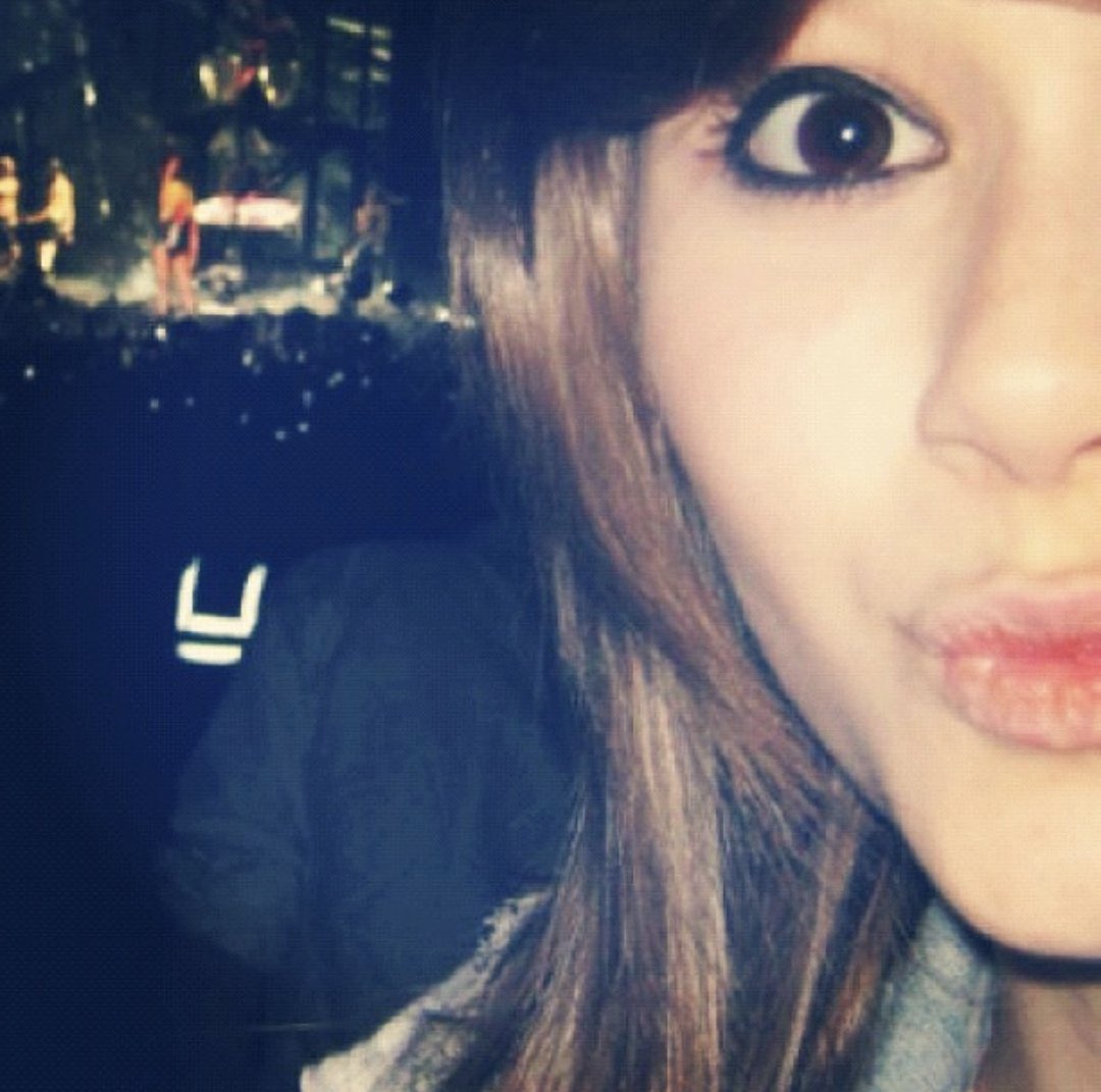 vampire.grin tweet media