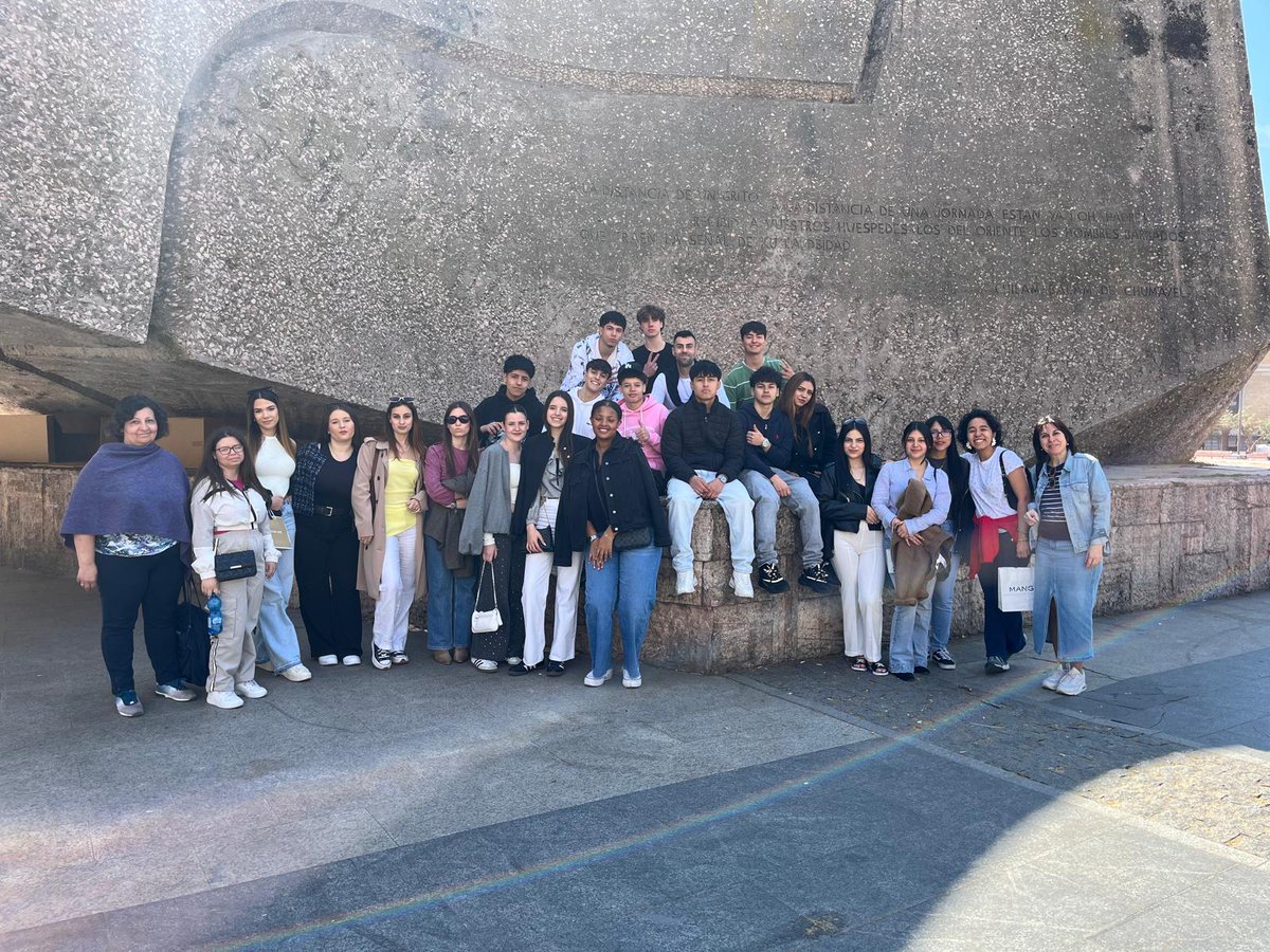 IES Clara del Rey tweet media