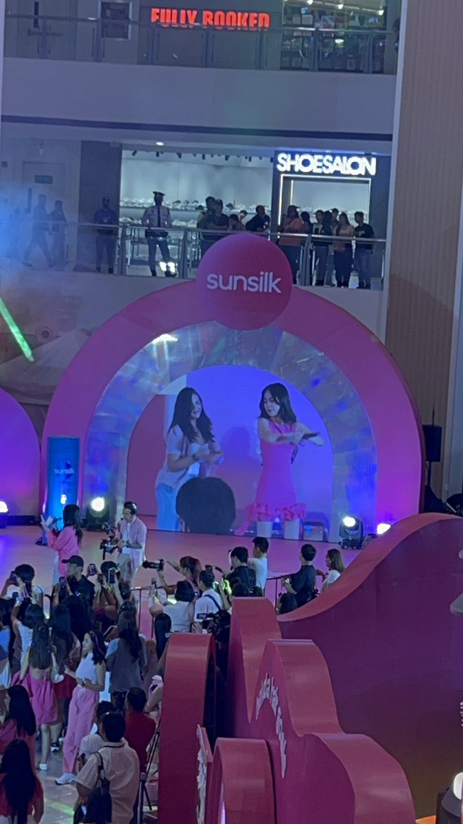 Lai 🧡🩵 tweet media