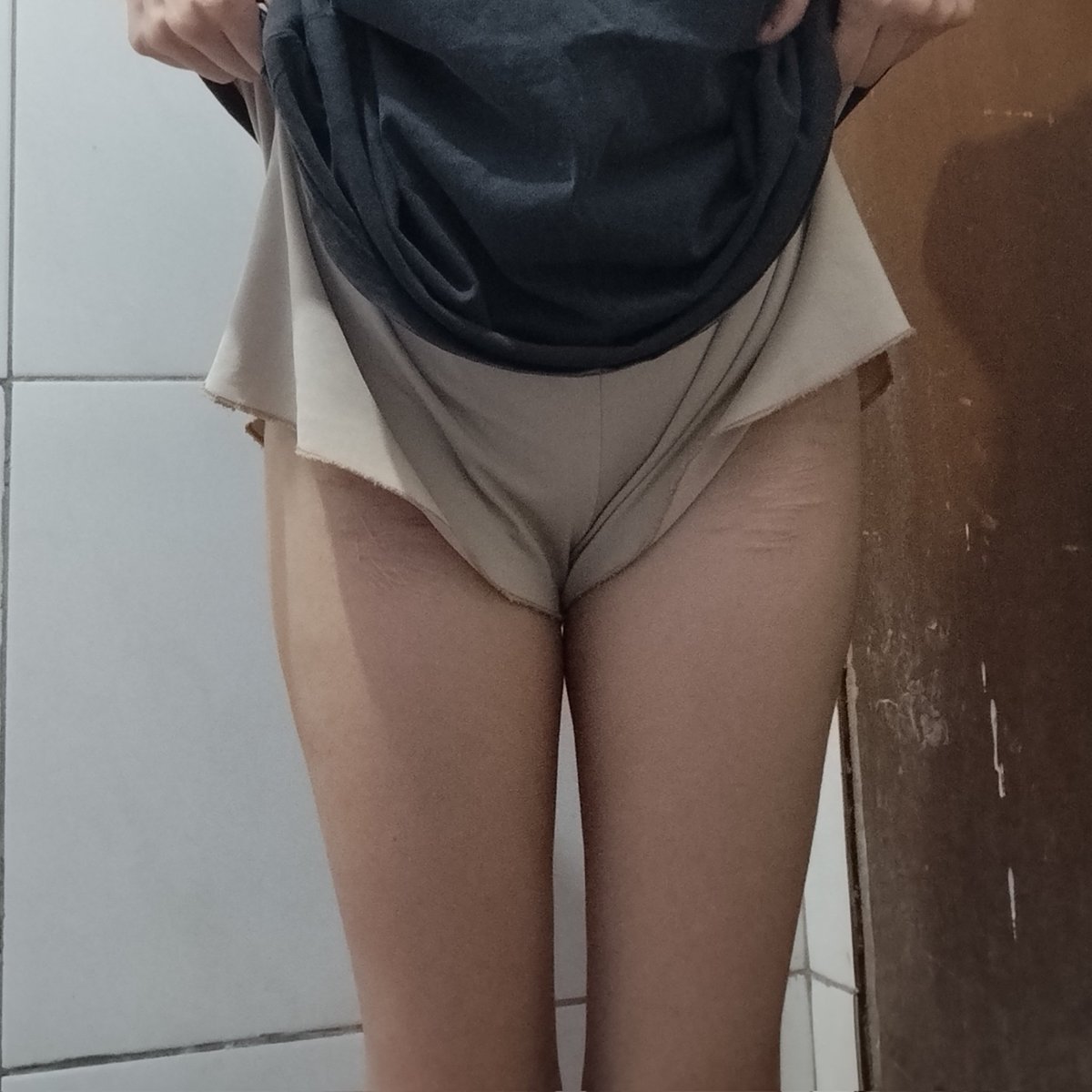 pink evil pou (-3,2/5) tweet media