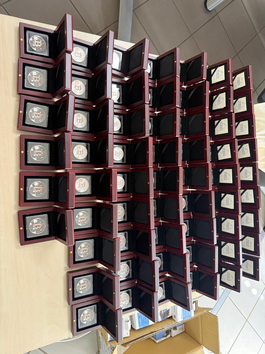 Satoshi Silver Lifestyle tweet media