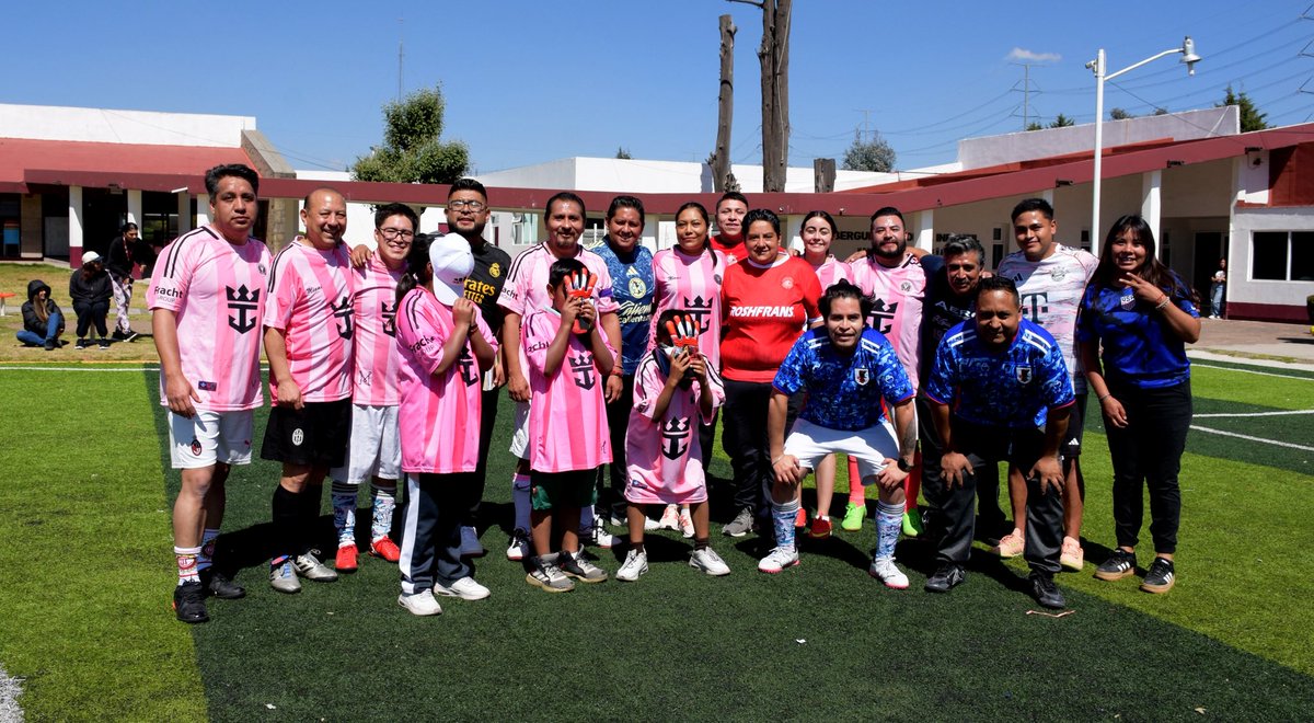 DIFEM_'s tweet image. En la #FamiliaDIFEM calentamos motores para vivir la emoción del mundial al máximo, motivo por el cual organizamos un torneo de fútbol en nuestros #CAS, donde la alegría, convivencia y la pasión por el deporte se hicieron presentes en cada jugada. ⚽️ #ElPoderDeServir