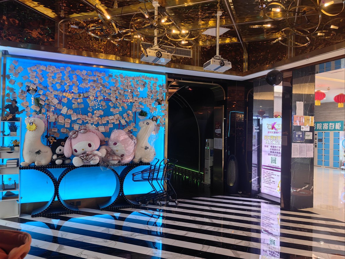 Sofia_Sparkles tweet media