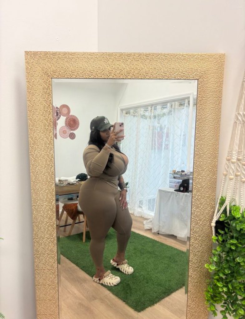 layla_jane5's tweet photo. who’s up for meetup hmu rn let have fun 🤩 🍆🍑👅🥶
#Newjersey #Newark #NYC #brooklyn #queens #bronx #manhattan #longisland #bbclovers #sloppythroat #backshots #throatgoats #nycfreaks #newyorkcity
#Syracuse
#Queens
#Yonkers
#NewRochelle
#MountVernon
#Utica
#Schenect https://t.co/BEfXemz0BU