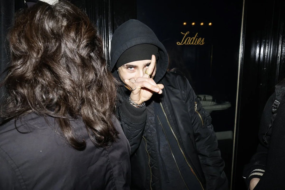 conceal archive tweet media