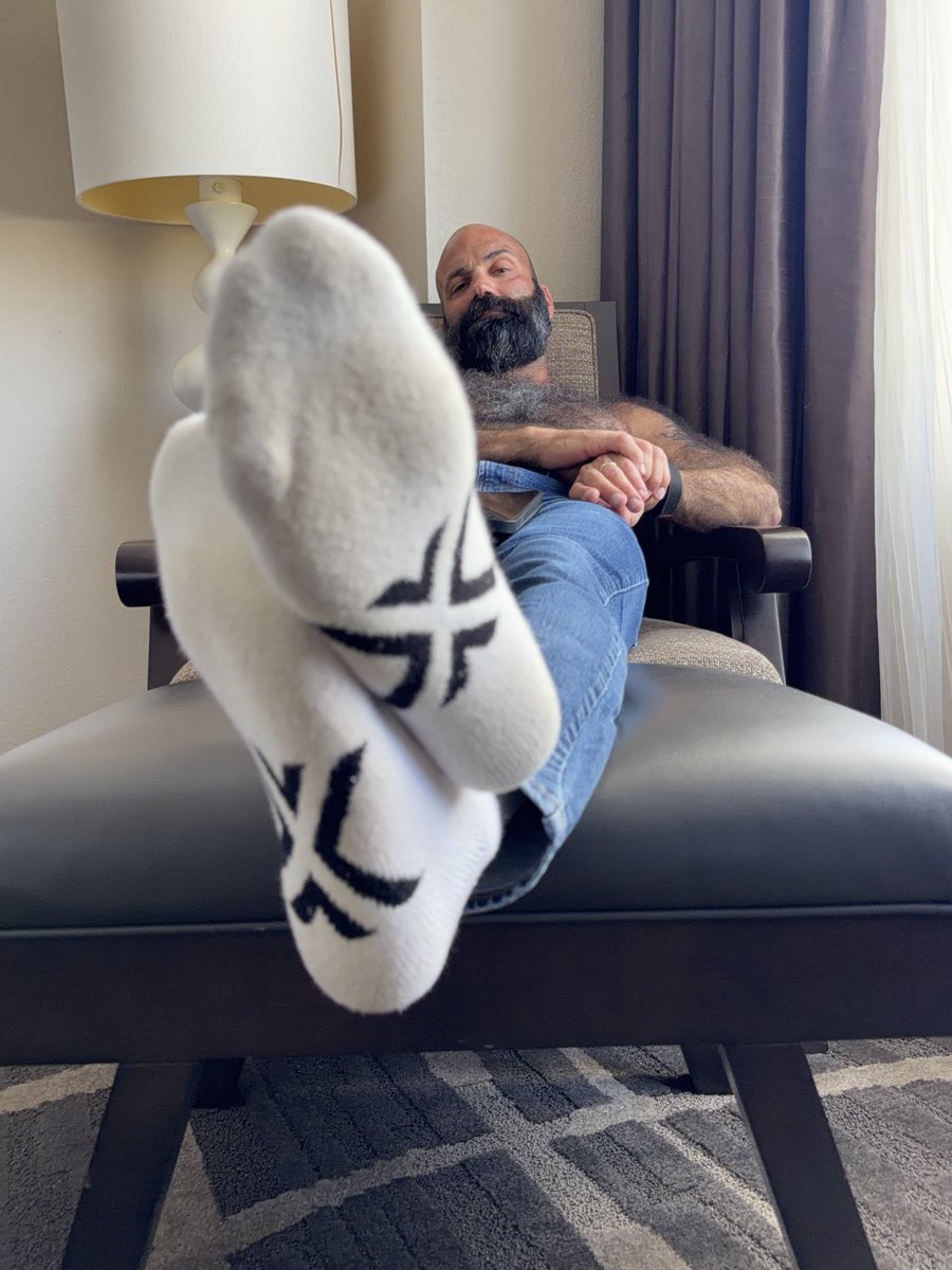 Beardedfootman tweet media