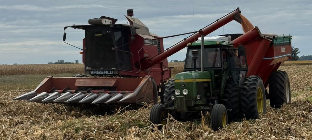 En duplex con <a href="/PesadsArgentino/">Pesados Argentinos</a> postal de campaña #ElCampoNoPara