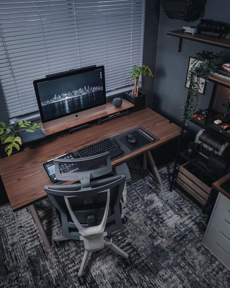 claus sam tweet media