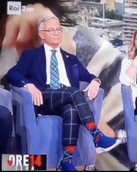 BluTorpedo's tweet photo. #garlasco #ore14
complimenti generale outfit perfetto! 🎪🤡🎪🤡🎪🤡🎪 https://t.co/oNrN1eKdrC