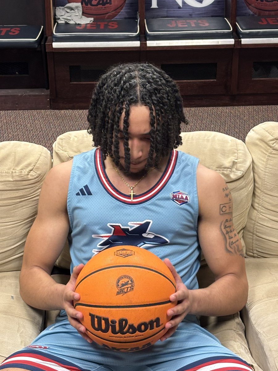 The AJ Ivy tweet media