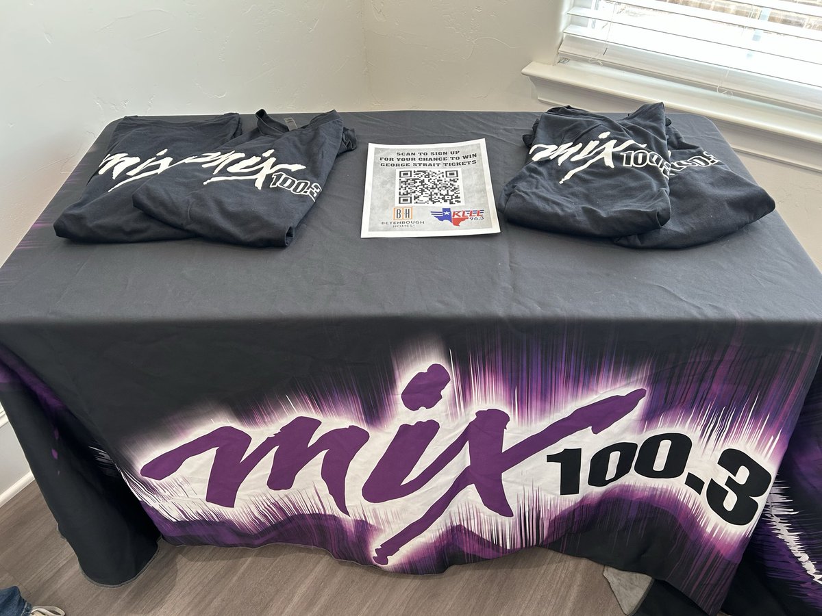 Mix 100.3 tweet media