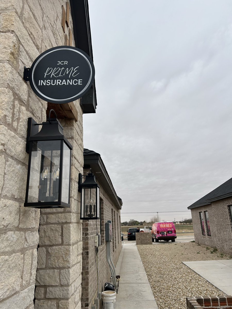 Mix 100.3 tweet media