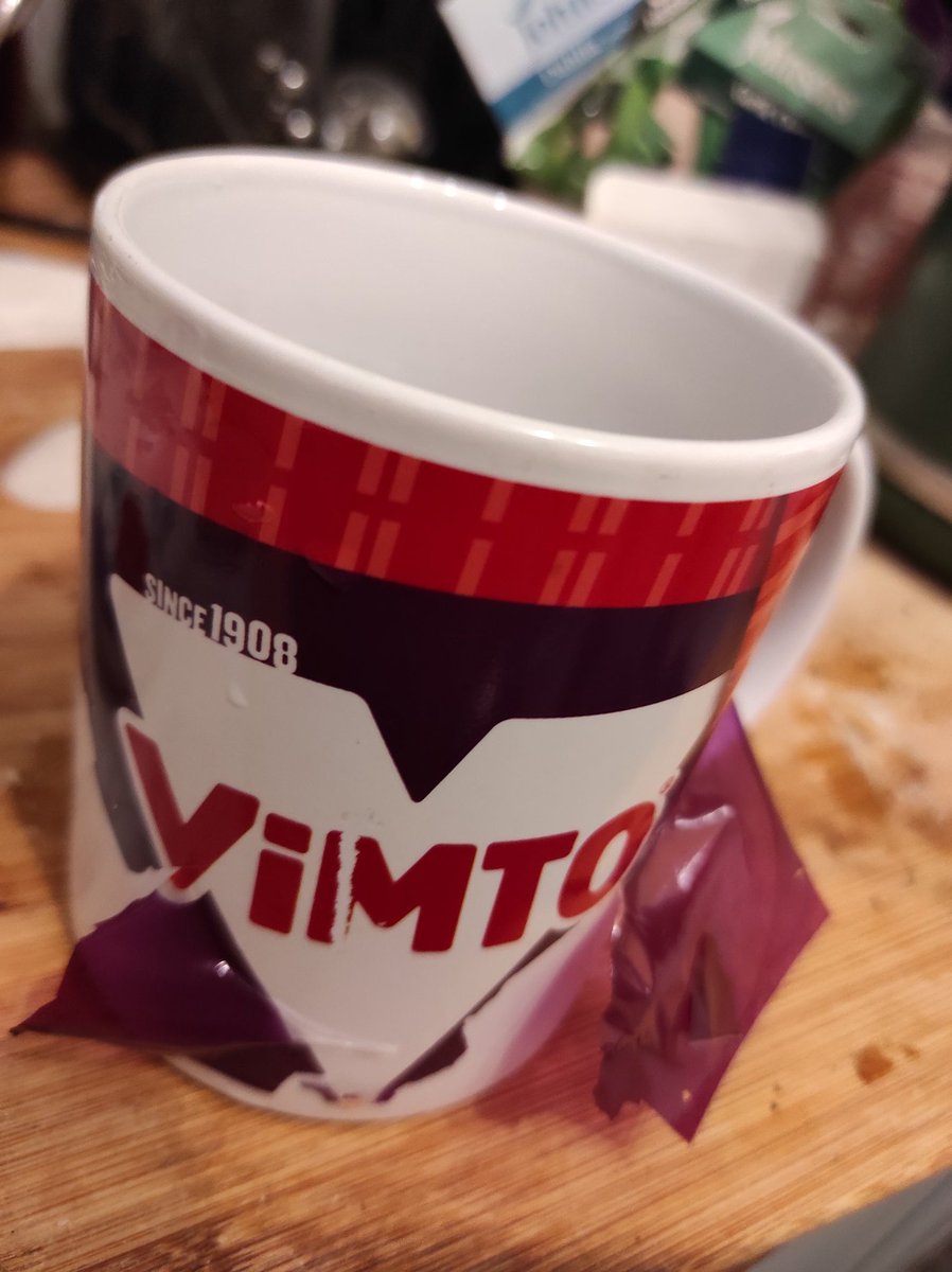 GrahamBarnfield's tweet image. Turned out my #Vimto mug was a bit flaky.

Rip-off Britain (since 1908)