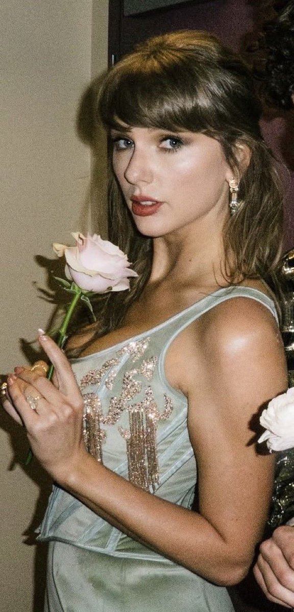 holly⸆⸉❤️🔥 tweet media