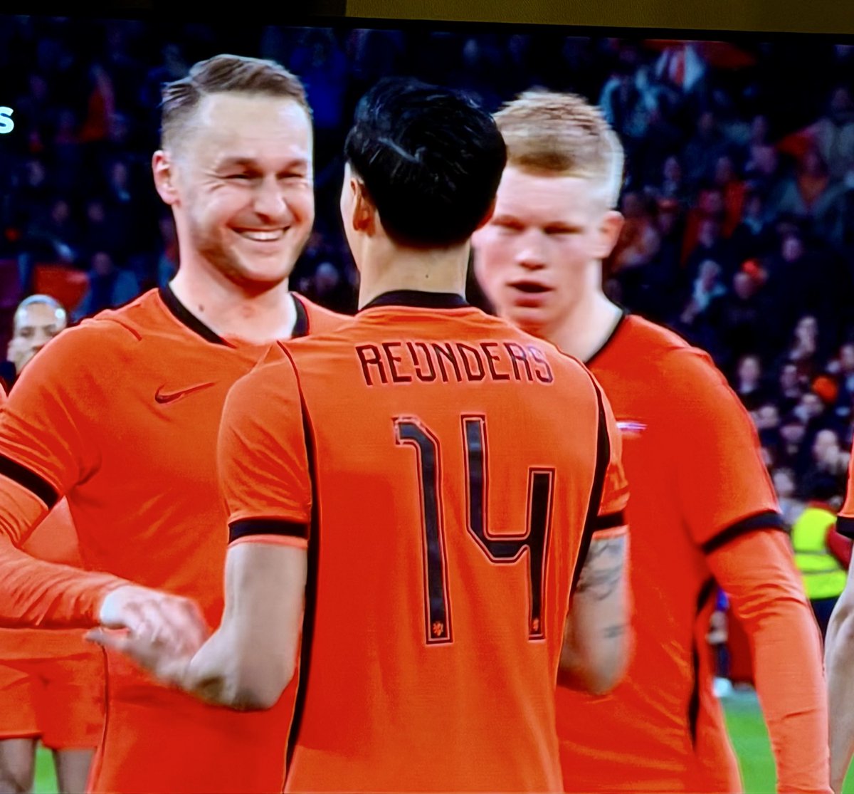 Hakuna Mabesi tweet media