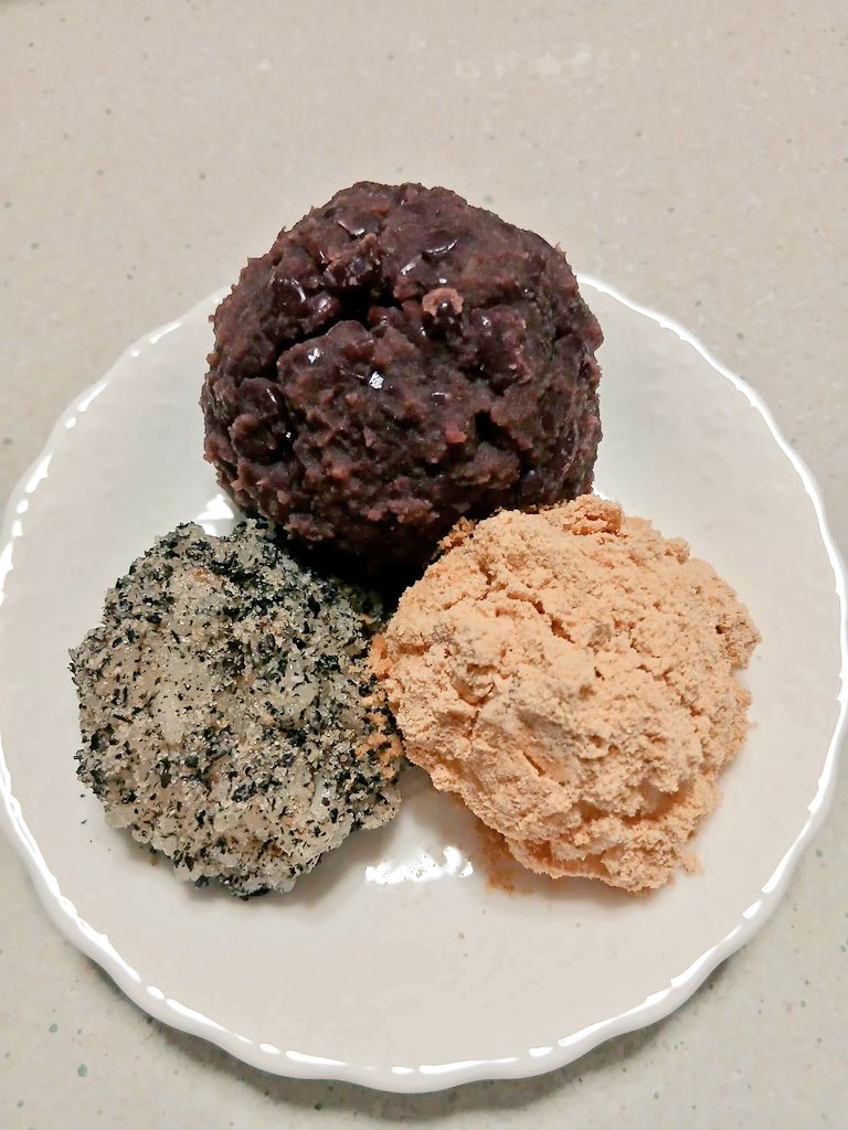 ３月１７日(火)〜２７日(金)
ストレッチ・マッサージ・ブレス・筋トレ(ダンベル)・ヨガ・ウォーキング
←(数日間完全お休み😭)

わ〜💦
気付いたら１週間以上！
お彼岸期間も終わっていました。。

とにかく時間に追われ、体力気力オーバー…しばしダウン😱
今までで１番酷かった…。

少しずつ復活👍