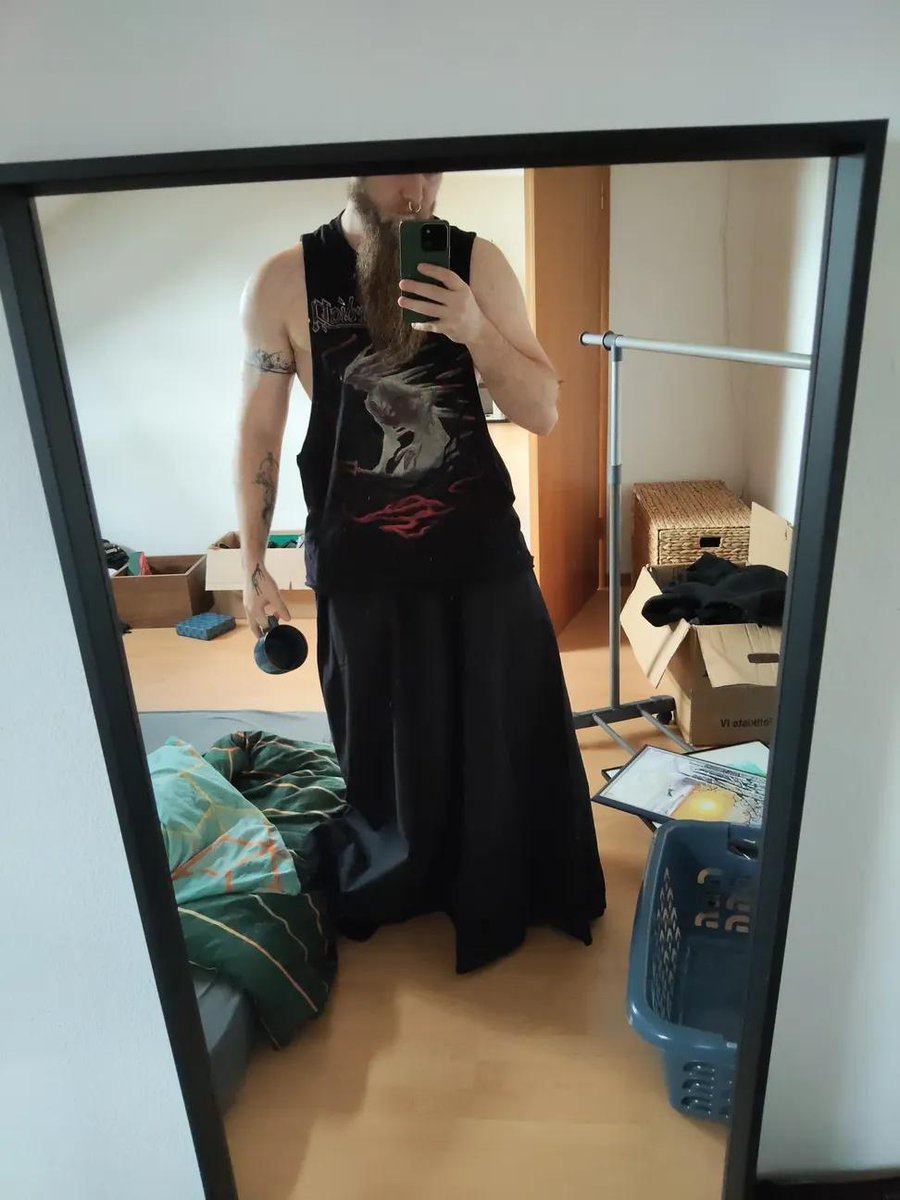 DaBirkl's tweet photo. I've been gone for quite a while and will probably disappear again very soon.
Have this tribute of me in a skirt https://t.co/CGtbPeh5WP