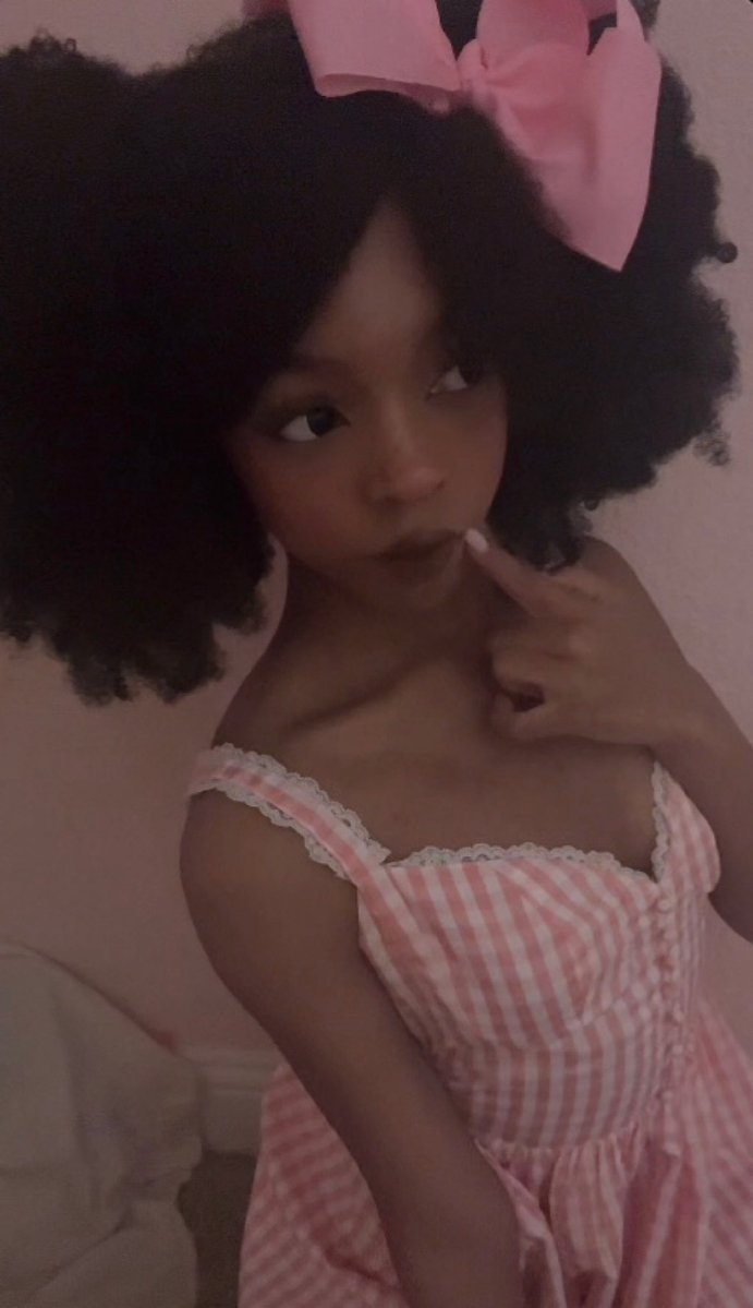 lola’lou⁷ tweet media