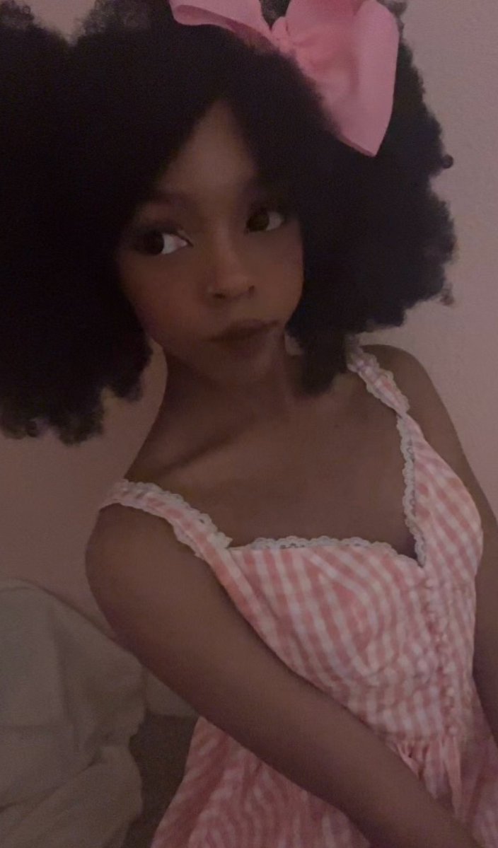 lola’lou⁷ tweet media