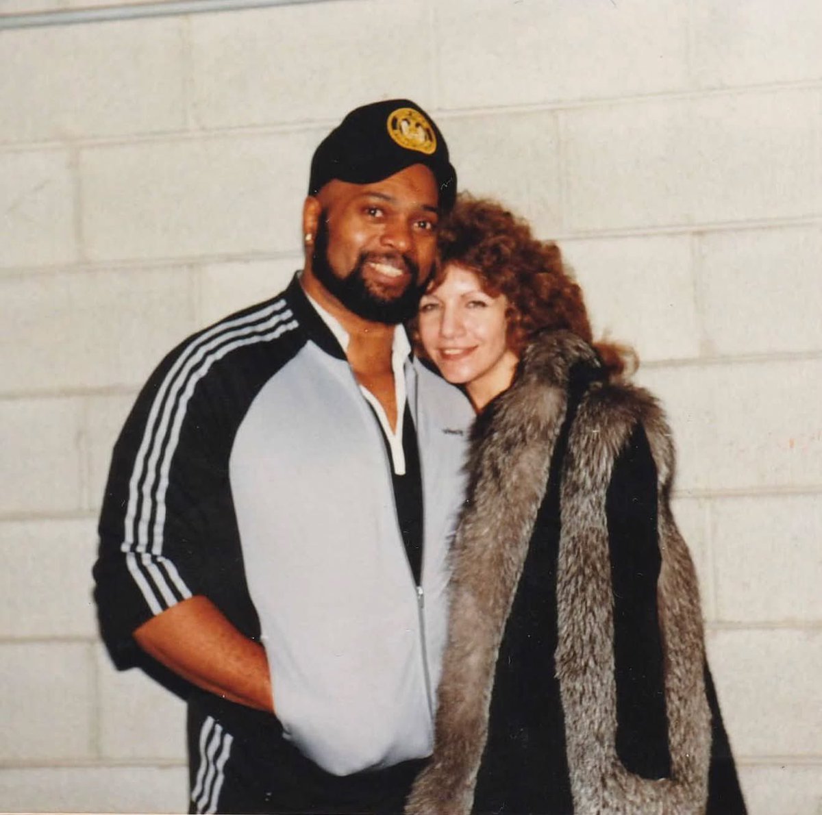 Book Pro Wrestlers tweet media