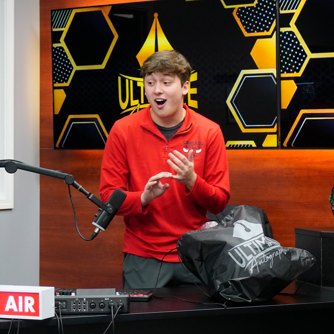 Ultimate Autographs tweet media