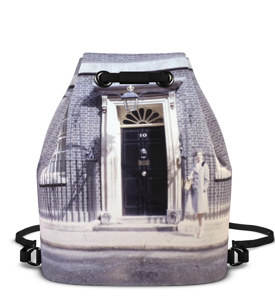 CindyPODArtBlog's tweet photo. https://t.co/zIGVspSYiv #london #vintagetravel #1960s #bucketbag #backpack https://t.co/oF9h3fg6ly