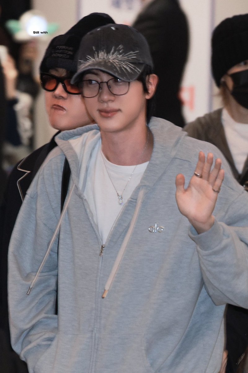 Still with tweet media