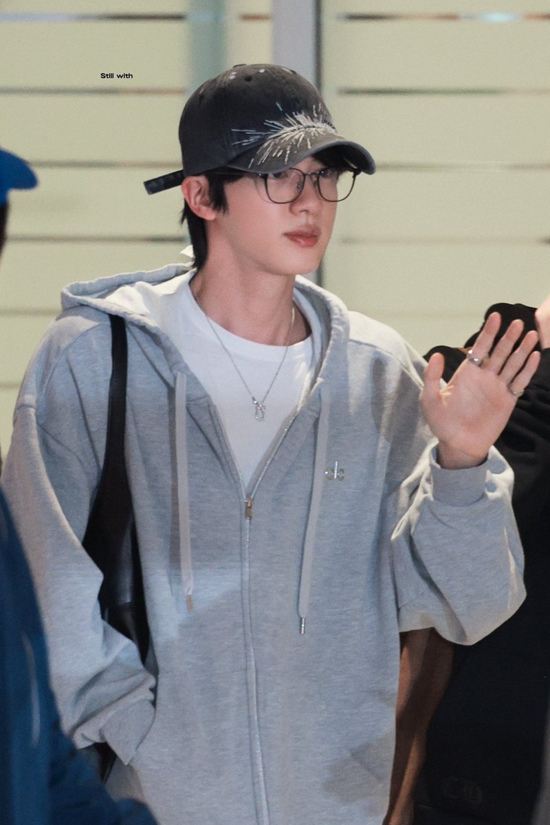 Still with tweet media