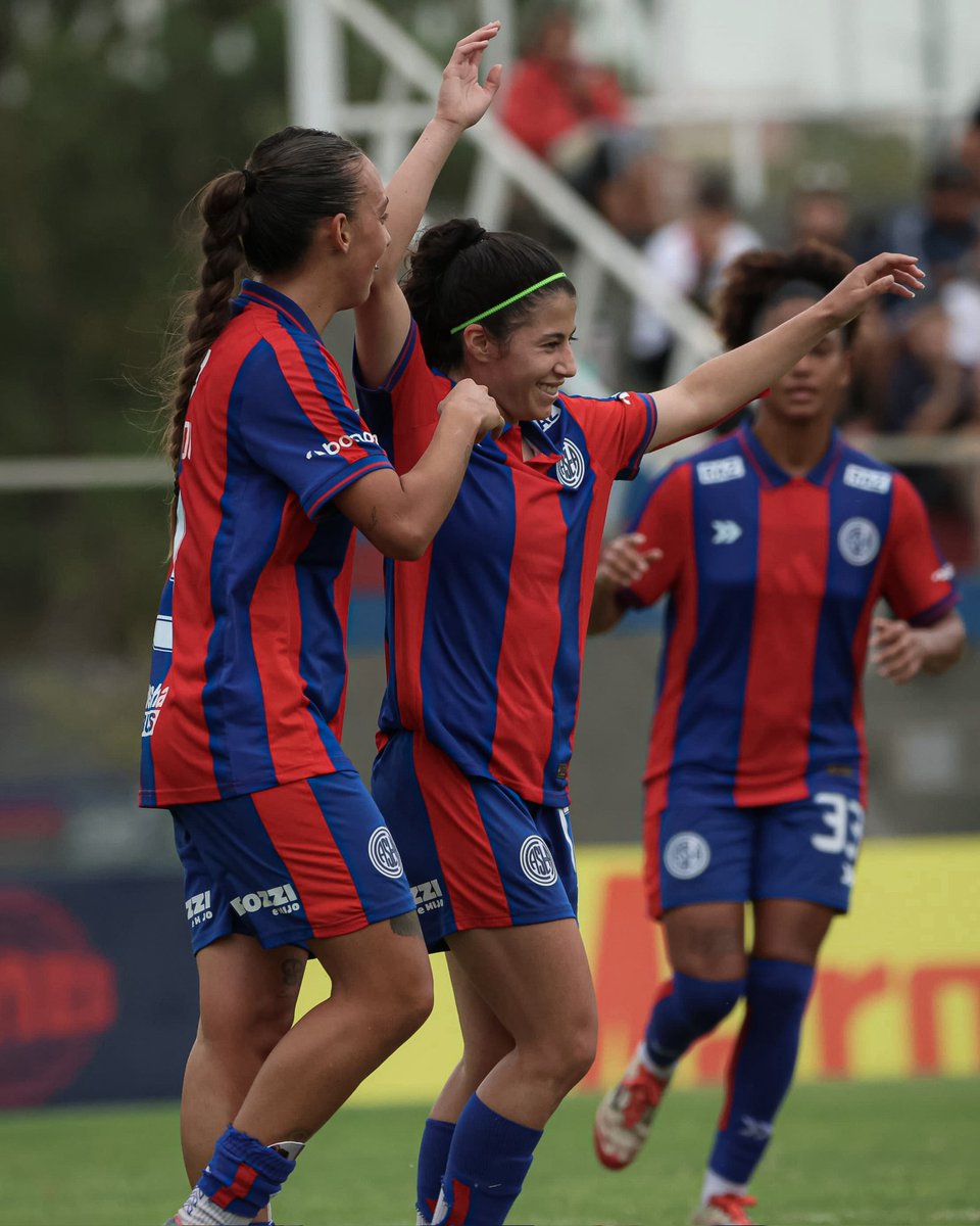 SanLorenzo's tweet photo. #FútbolFemenino ¡Golearon las Santitas! 💪

Con dos goles de Camila López  y uno de Emily Arias, #SanLorenzo derrotó 3-0 a Talleres, en Ciudad Deportiva, por la tercera fecha del Torneo Apertura.

El equipo de Franco Bertera arrancó el torneo a paso firme y suma dos triunfos y un empate. En la próxima jornada, enfrentará a SAT, otra vez en Ciudad Deportiva.

💙❤️👊 ¡Vamos por más!
