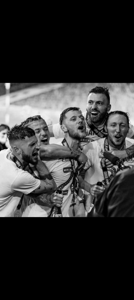 Tonguin Cheek tweet media