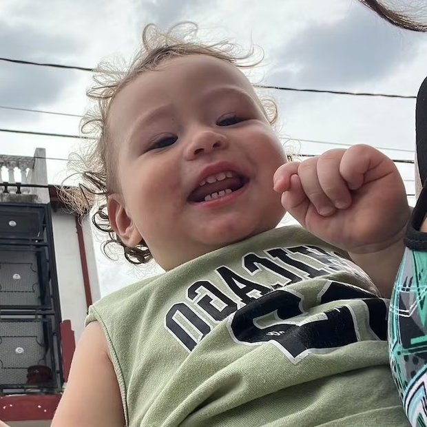 UN BEBÉ DE UN AÑO SE ATRAGANTÓ CON UNA UÑA POSTIZA Y MURIÓ ASFIXIADO Ocurrió el 21 de marzo en Los Polvorines. Dante Valentín Bermudes Rumi fue trasladado de urgencia al hospital,