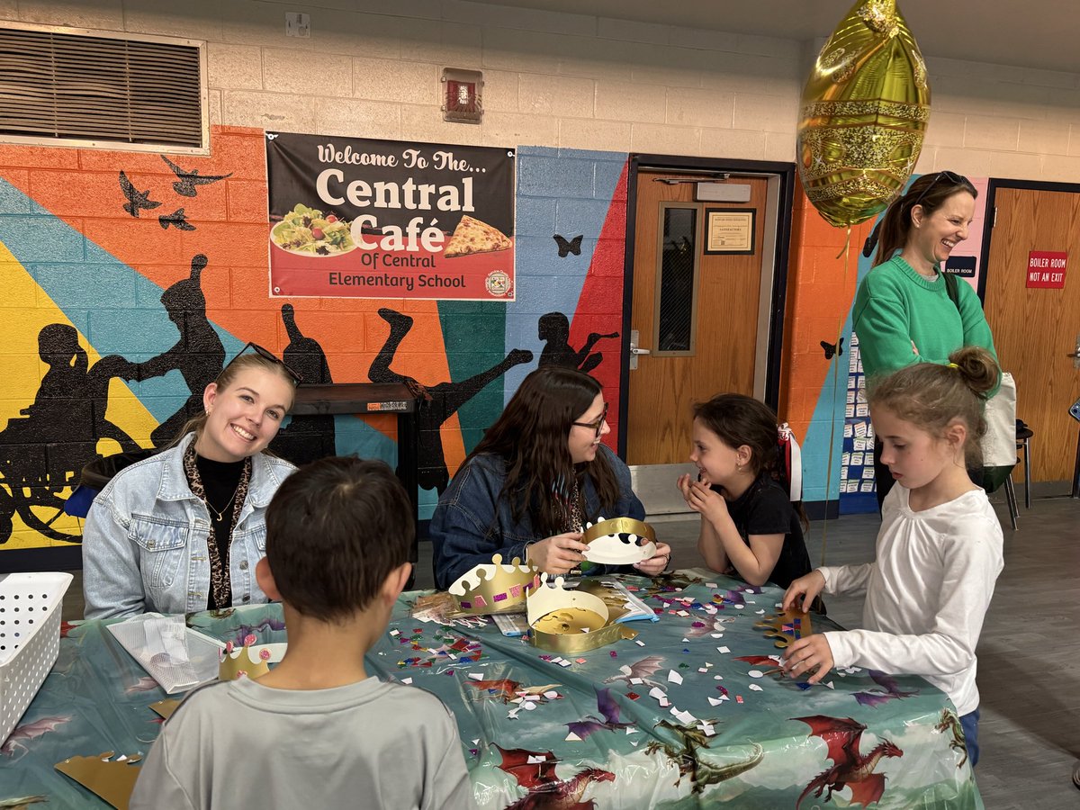 LinnehanReads's tweet photo. Our 4th Annual Math &amp; Literacy Night was so much fun!  We played games, created pattern crowns, designed towers, and read lots of fairy tales, myths, and legends. @CentralES1 https://t.co/bjG5FDA2zg