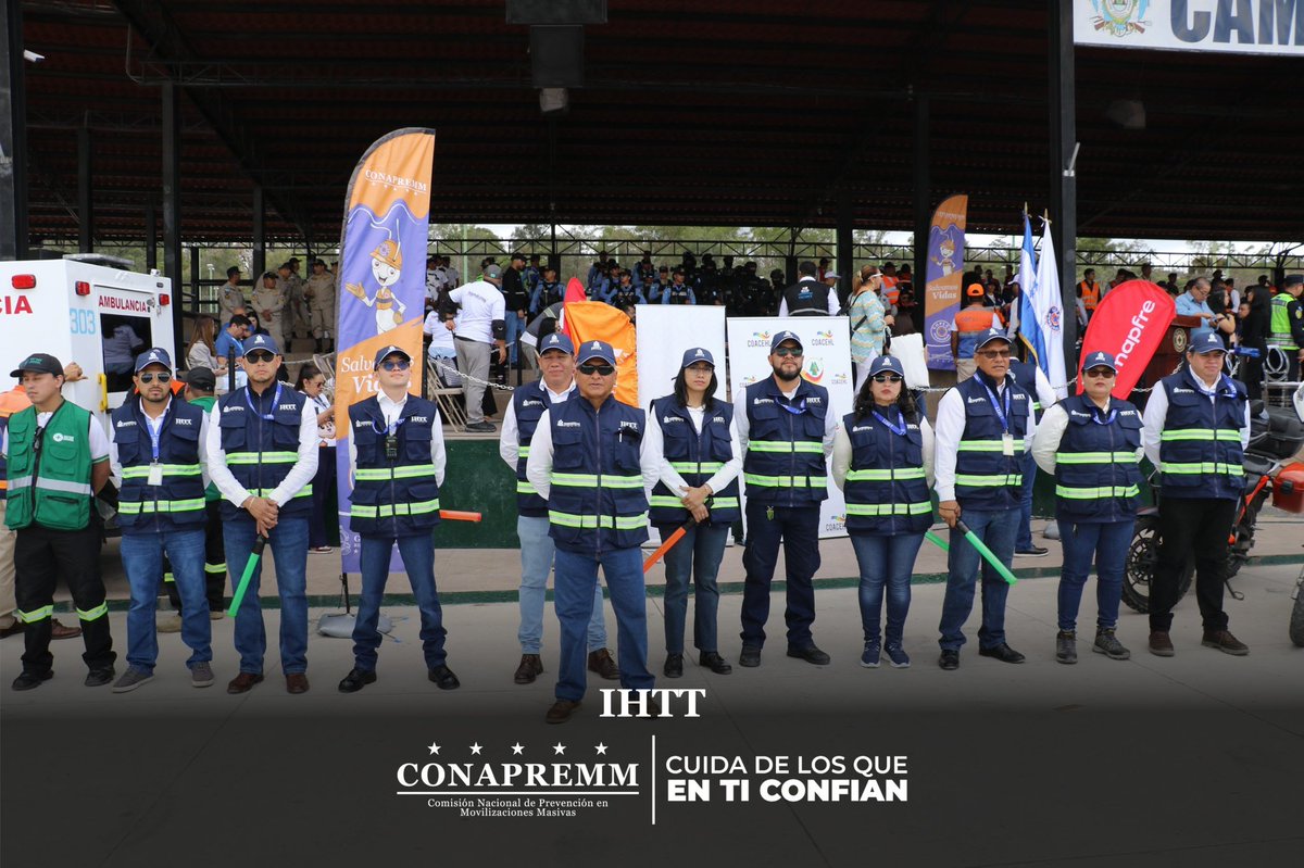 IHTT_HN's tweet photo. La Comisión Directiva del #IHTT, en conjunto con el equipo de Inspectoría, participó en el lanzamiento del megaoperativo nacional de seguridad, atención, control y servicios, orientado a garantizar una movilidad segura para la población.

#IHTT #CuidaDeLosQueEnTiConfian https://t.co/O1R5MWHj3k