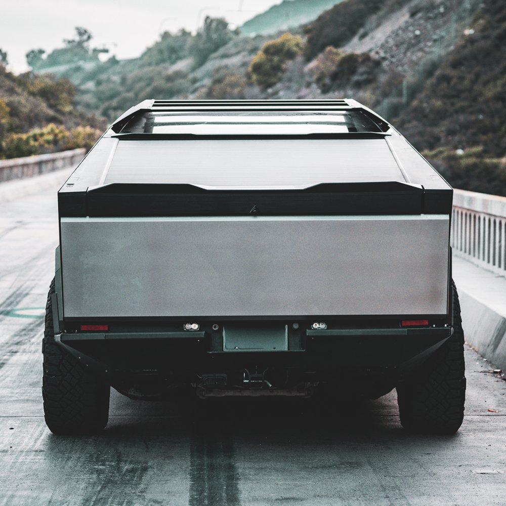 CYBERTRUCKco tweet media